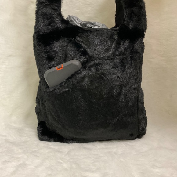 $20 Super Cute Kuromi Black Plush HandBag - Picture 4 of 7